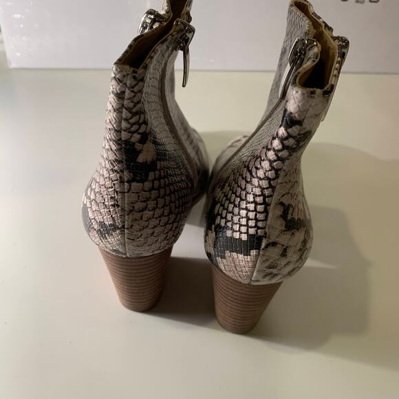 Nine West 6 Snakeskin Print Ankle Boots Booties Gray Black Leather Block Heel - Picture 8 of 12